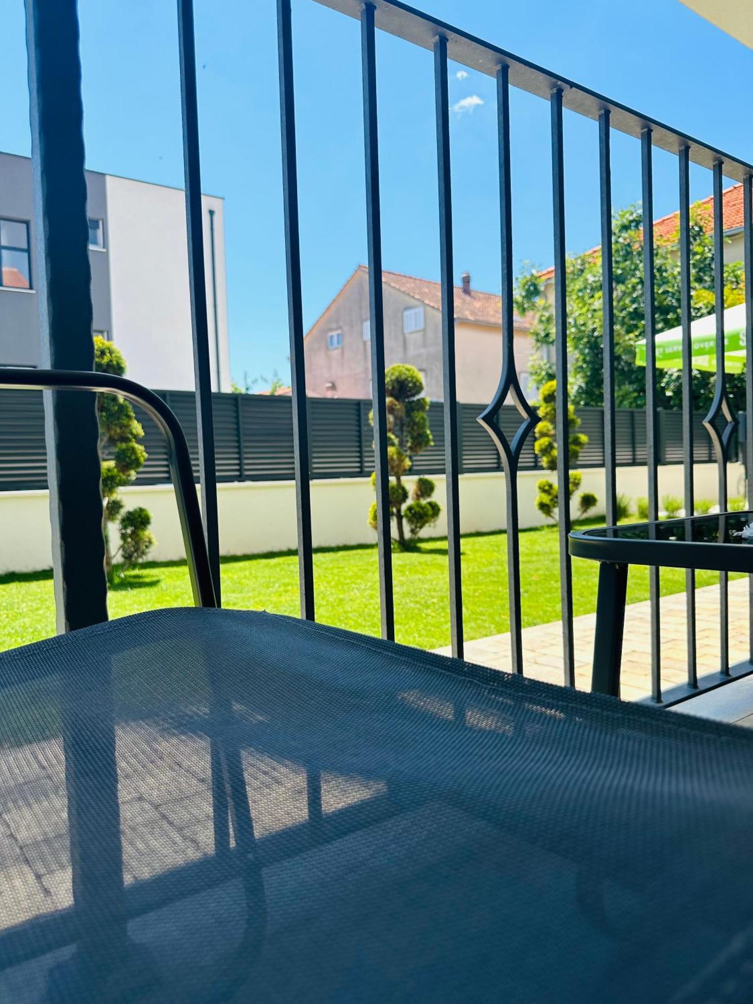 Vila Zrina - Apartmani Trogir Exterior foto